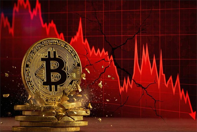 A golden Bitcoin coin is shown breaking apart on a stack of coins against a red, downward-trending chart and cracked background, visually representing the post's forecast of a 2026 crypto market bottom predicting BTC at $38,000 (¥6,150,000) alongside lower targets for ETH, XRP, BNB, SOL, and ADA.