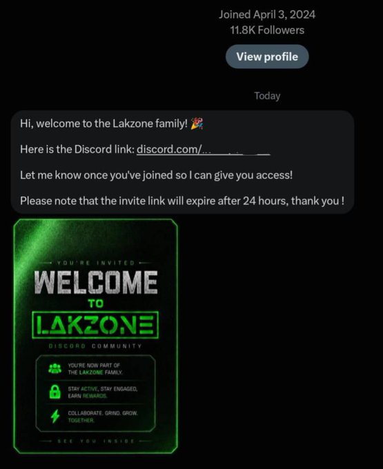 A Discord welcome message from Lakzone inviting the user to join their community, featuring a green welcome graphic and noting the invite link expires in 24 hours.