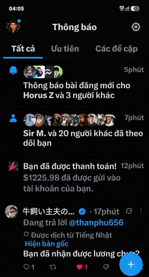 A Vietnamese-language notifications screen on a mobile device showing various social media alerts including notifications about new posts, followers, a payment of $1225.98, and a response from user @thanphu656.