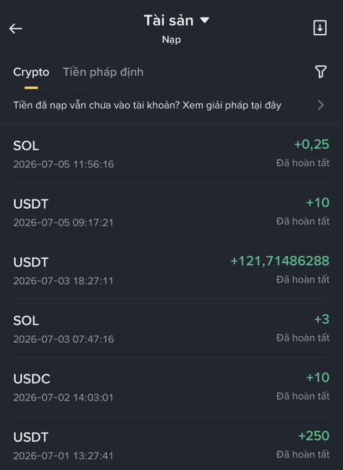 A mobile app interface in Vietnamese showing a crypto wallet 'Tài sản' (Assets) deposits page, listing transactions of SOL, USDT, and USDC with timestamps in July 2026, all marked 'Đã hoàn tất' (Completed).