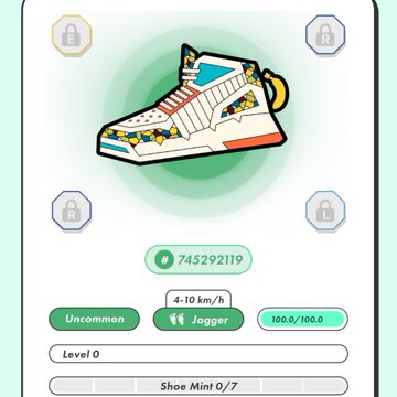 The image shows a digital sneaker NFT from STEPN, specifically a "Mint 0/7" pair, with details including a Jogger type, 4-10 km/h speed, Uncommon rarity, and Level 0 status, along with a value of 7,452,921.9. The Japanese caption translates to "#STEPN it's time for the beloved Mint! Account enhancement is indeed justice!" reflecting the rarity type of the sneaker displayed.