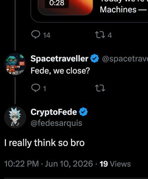The image shows a Twitter post with two tweets, one of which contains a link to a video titled "Cypherfede" by @Federesarques. The other tweet has a message from @Rocksmith asking if anyone else is interested in watching the video.