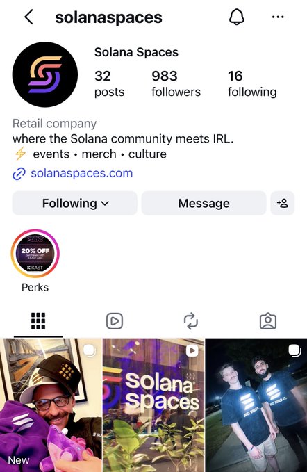The image shows the Instagram profile page for **@solanaspaces**, a retail company with 983 followers that hosts events, merch, and culture for the Solana community. The bio reads "Retail company where the Solana community meets IRL ⚡ events • merch • culture" with a link to solanaspaces.com, and features a "20% OFF" perks badge. The post caption encourages followers to follow their Instagram account to keep memories alongside their activity on X (Twitter).