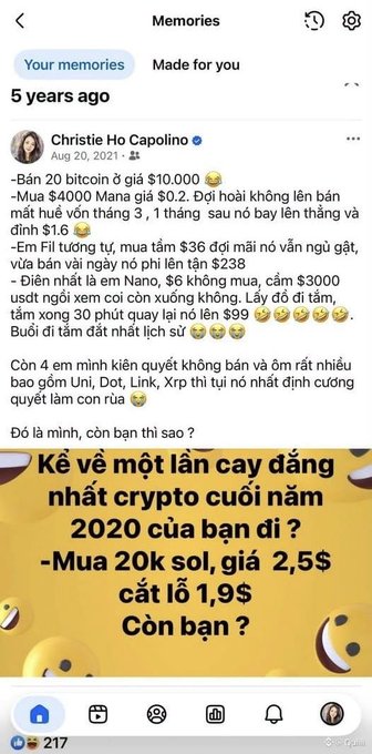 A Facebook "Memories" flashback from 5 years ago posted by Christie Ho Capolino, listing crypto trades with figures like "Bán 20 bitcoin ở giá $10,000" and a poll question about "Kể về một lần cay đắng nhất crypto cuối năm 2020 của bạn đi ?" (sharing your most bitter crypto moment of late 2020), which complements the accompanying post reminiscing about the era of constant crypto trading and business hustling.