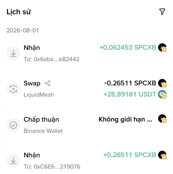 A Vietnamese-language crypto transaction history showing a swap of 0.26511 SPCXB for 28.89181 USDT via LiquidMesh, plus a deposit of 0.062453 SPCXB, demonstrating the quick SPCXB rewards described in the post about holding $Safemoon.