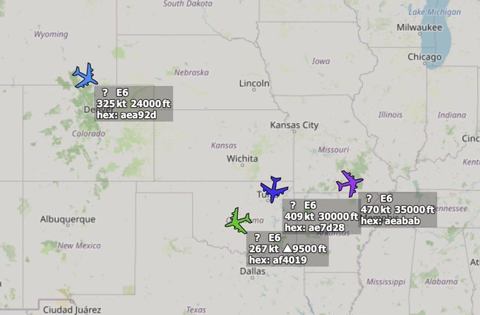 A map of the central United States displays several airplane icons labeled 'E6' with data such as '325 kt 24000ft hex:aea92d', '267 kt ▲9500ft hex:af4019', '409 kt 30000ft hex:ae7d28', and '470 kt 35000ft hex:aeabab'.