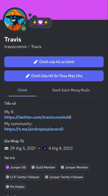 A user profile page for "Travis" (traviscremin) on what appears to be a Vietnamese-language website, showing links to edit profile and edit roles, along with Twitter and Telegram links.