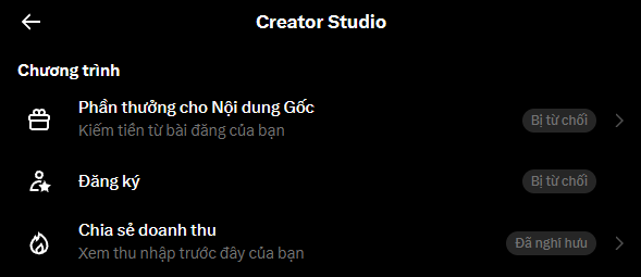 TikTok Creator Studio screen in Vietnamese showing the 'Chương trình' menu with options for 'Phần thưởng cho Nội dung Gốc' (Bị từ chối), 'Đăng ký' (Bị từ chối), and 'Chia sẻ doanh thu' (Đã nghỉ hưu).