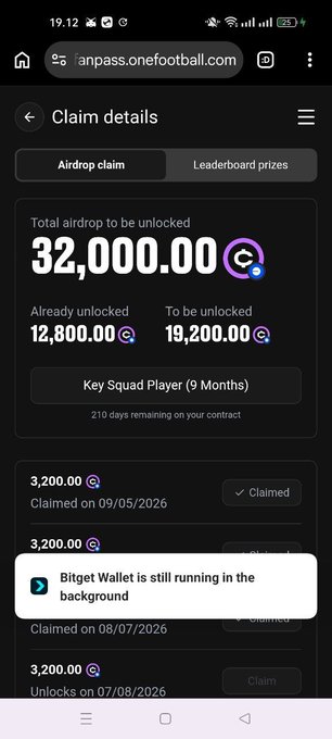 This image shows the OneFootball airdrop claim details page, with a total of 32,000.00 $OFC to be unlocked. The claim details align with the accompanying post, which confirms the airdrop is active and provides a link to claim.