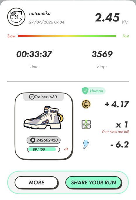 A fitness app screenshot for user 'natsumika' dated 27/07/2026 shows a 2.45 km run in 00:33:37 with 3569 steps and a Trainer Lv30 sneaker badge.