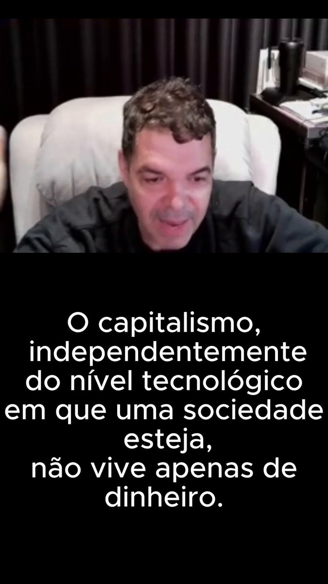 The image features a man sitting in an armchair, smiling at the camera. The caption of the image reads "O Capitalismo, independentemente do nível tecnológico em que uma sociedade é construída. Ele vive de garantias são a fundação sobre a qual toda a economia é construída." This statement is related to the post about Bitcoin and finance, as it references the concept of Bitcoin being a "finance" for the economy.
