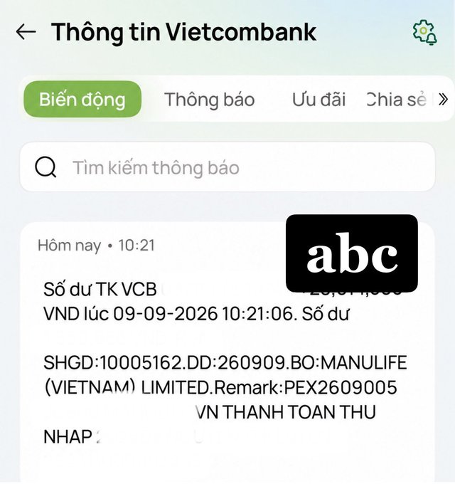 A screenshot of a Vietcombank mobile app notification page in Vietnamese, showing a transaction record from MANULIFE (VIETNAM) LIMITED dated 09-09-2026 with a partial amount of 25,015,000 VND obscured by an 'abc' graphic.