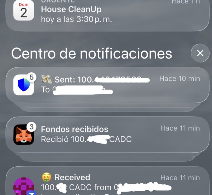 An iOS notification center in Spanish shows multiple crypto transaction alerts, including "Sent: 100.4..." (10 min ago), "Fondos recibidos / Recibió 100.4... CADC" (11 min ago), and "Received 100.4... CADC from O..." (11 min ago), demonstrating seamless CADC stablecoin transfers via Paytrie while traveling abroad.