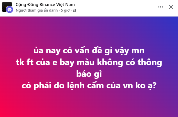 A Facebook post from 'Cộng Đồng Binance Việt Nam' with Vietnamese text asking about issues with their FT account losing money without notification and whether it's due to Vietnam's ban.