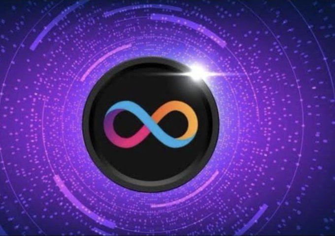 A glowing black sphere with a rainbow infinity logo sits at the center of concentric purple and violet rings, visually echoing the decentralized, endlessly looping theme of the post about ICP-backed lending on Liquidium surpassing $100K in supplied collateral.