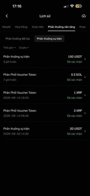 A mobile app screenshot showing a Vietnamese language reward history ('Phần thưởng của tôi') with various crypto rewards including 100 USDT, 0.3 SOL, 1 XRP, 2 XRP, and 20 USDT.