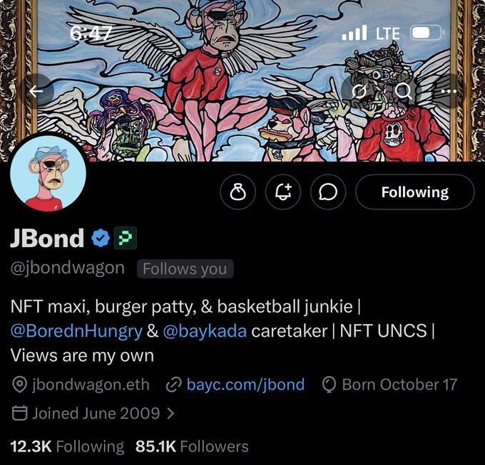The image features a Twitter post from a user named @jbond, who has posted about their love for junk food. The post includes a photo of themselves with a caption that reads "以前有很多中国人问我能不能互关，我都没给。但自从他们有了Ape之后就改变了", which is a reference to the character Ape from the animated movie "The Incredibles". The post also mentions that they have followers and wants to share their love for junk food with them.