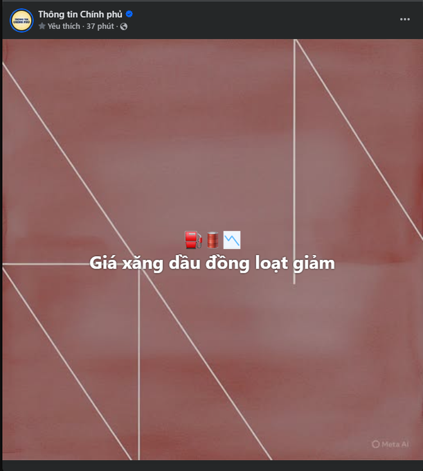 This image shows a Facebook post from "Thông tin Chính phủ" with a red abstract background featuring Vietnamese text "Gía xăng dầu đồng loạt giảm" (Gasoline prices drop simultaneously), accompanied by a gas pump and declining chart emoji.

The image ironically illustrates the post's sarcastic comment—while prices may be dropping, the post mocks the typical "buy the dip" advice given to retail investors, suggesting such reflexive trading advice is often unhelpful regardless of macroeconomic conditions.