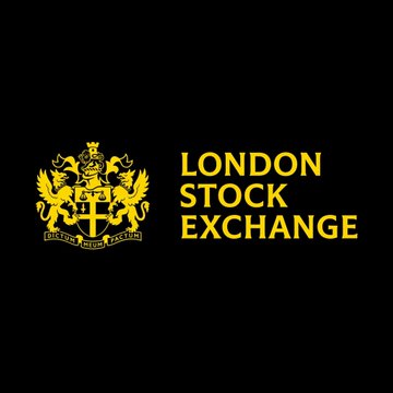 The image displays the London Stock Exchange logo, featuring a gold coat of arms with two lion and unicorn supporters alongside the text "LONDON STOCK EXCHANGE" in bold yellow lettering on a black background, signifying the exchange's branding behind the announcement of tokenizing its top 100 companies via blockchain partnership with Payward (owner of Kraken).