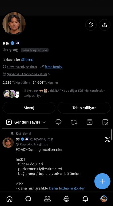 A social media profile screenshot for 'se (@seyong)' indicates the user is a co-founder of '@fomo' and is a Turkish dev, showing account stats including '2.225 Takip edilen' and '54.607 Takipçiler'.