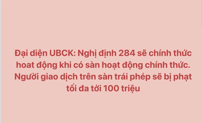 The image displays Vietnamese text on a pink background warning that Decree 284 will officially take effect once an officially licensed trading platform is operational, and that individuals trading on unlicensed platforms will face fines of up to 100 million VND. The caption relates to the post by reinforcing the regulatory crackdown on unauthorized cryptocurrency trading under Vietnam's new Resolution 05/2025/NQ-CP, highlighting the steep penalties for those who bypass licensed service providers.