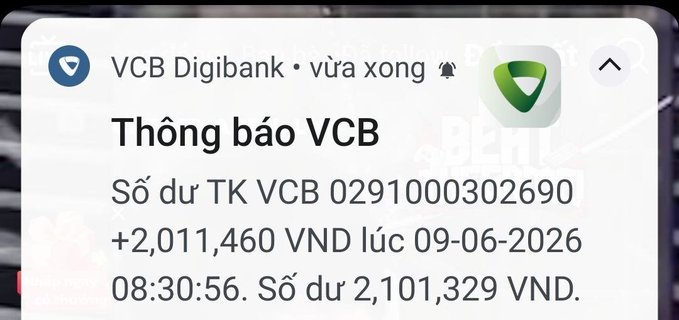 In this post, there is an advertisement for a cryptocurrency exchange called VCoinbank DigiBank. The text states that there are two "junk coins" pumping up the market, meaning they're being added to the exchange at a high rate. This is causing the cryptocurrency's value to rise rapidly. The post also mentions a major hacker attack on the Exchange site and highlights how Bitcoin has been affected by this event. The image shows the advertisement for VCoinbank DigiBank and its offerings.
