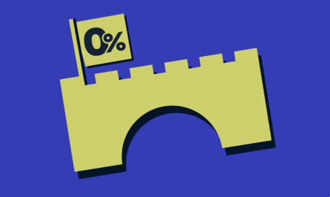 A yellow castle illustration on a purple background features a flag displaying "0%," visually emphasizing Solflare's promotion of zero bridge fees for the first 30 days.
