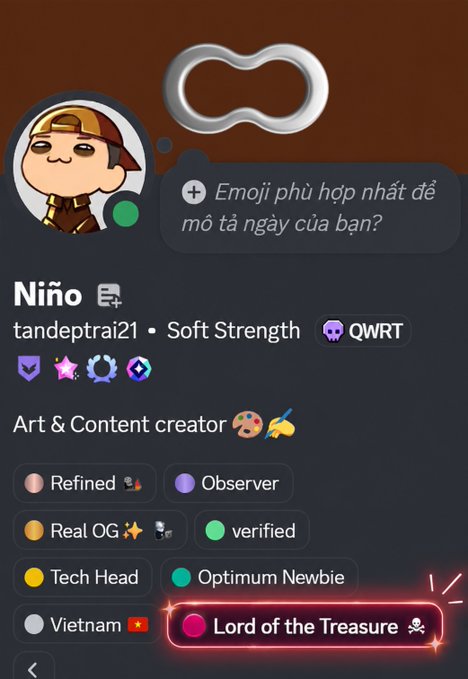 A Discord user profile for 'Niño' (tandeptrai21) shows various badges and roles including 'Refined', 'Observer', 'Real OG', 'verified', 'Tech Head', 'Optimum Newbie', and a highlighted 'Lord of the Treasure' role, with an empty status asking 'Emoji phù hợp nhất để mô tả ngày của bạn?'.