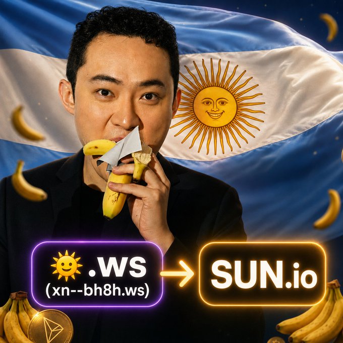 A man peels and eats a banana in front of the Argentine flag, with floating bananas surrounding him, illustrating how the sun symbol on Argentina's flag resembles a smiley face. Below, glowing neon signs show "🌞.ws (xn--bh8h.ws)" pointing with an arrow to "SUN.io," highlighting Justin Sun's marketing tie-in between Argentina's sun emoji and the SUN.io domain.