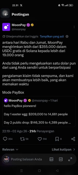 A Twitter/X post by MoonPay (@moonpay) in Indonesian about sending $355,000 in USDC free on Solana to over 19,000 people, mentioning PayBox pioneers Easter egg rewards.