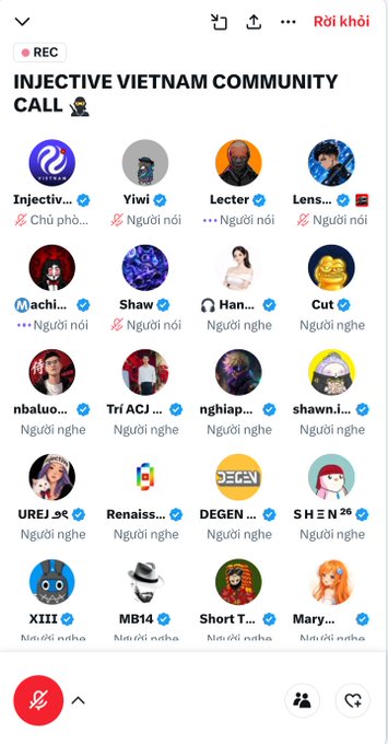 The image shows a phone screen with various social media icons displayed, including a group chat icon and a message from someone named "Léter". The icons are arranged in a grid format, making it easy for users to navigate through different platforms or channels of communication. The presence of these icons suggests that the user might be engaged in online conversations or interactions related to their Vietnamese community.