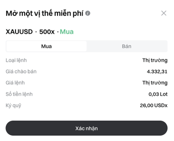 The image shows a phone screen displaying a list of transactions, including one for 500 US dollars. The text appears to be in Vietnamese, which might indicate that the user is in a foreign country or using an app designed for international users.