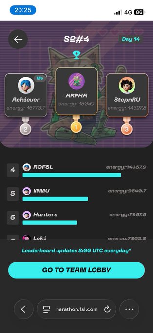ids of three players and their names are displayed on a mobile phone screen, with a leaderboard update message and a chat window for communication.