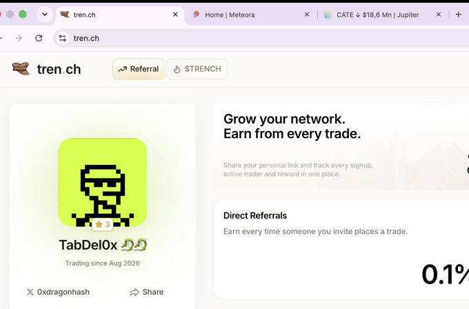 The image shows a tren.ch referral profile page for "TabDel0x" (wallet address 0xdragonhash), a 3-star trader since August 2026, with an open tab on Jupiter Exchange ($18.6M) and Meteora, ready to fulfill referrals at a 0.1% rate—matching the post's setup of lying in wait across both platforms via their tren.ch referral link.