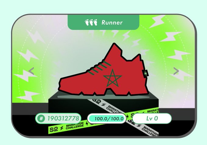 Achievement card titled 'Runner' featuring a red sneaker graphic with a star design, player ID 190312778, 100.0/100.0 score, and Level 0 status against a green lightning background.