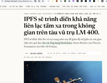 The image shows a Vietnamese news article from blockchain-news-tieng-viet.com titled "IPFS sẽ trình diễn khả năng liên lạc tầm xa trong không gian trên tàu vũ trụ LM 400," reporting on IPFS's first live long-distance communication test in space aboard the LM 400 spacecraft on May 22, 2023, in partnership with Lockheed Martin, Marta Belcher of the Filecoin Foundation, and Forkast. The article relates to the post by highlighting IPFS and Filecoin as foundational decentralized web3 infrastructure, with the illustration below showing satellites to visually reinforce the space-based communication theme.