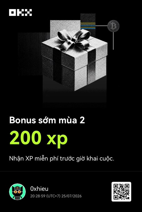 OKX promotional graphic featuring a grayscale gift box with a Bitcoin icon, advertising a 'Bonus sớm mùa 2' (Early Season 2 Bonus) of '200 xp' for claiming free XP before match start, posted by '0xhieu'.