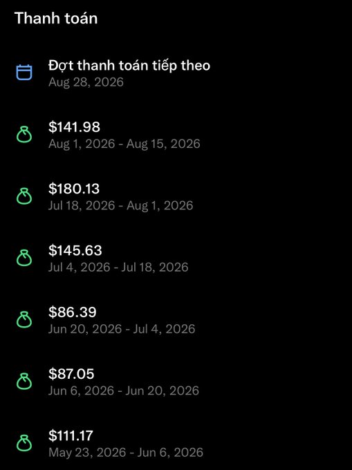 A dark-themed payment history screen titled 'Thanh toán' (Vietnamese for 'Payment') showing various transactions and amounts in dollars with dates from May to August 2026, with the next payment due Aug 28, 2026.