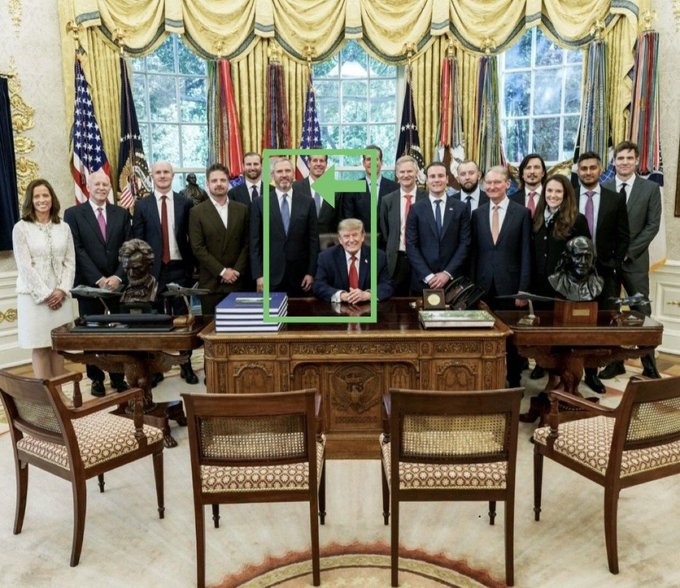 The image shows a formal group photo in the Oval Office, featuring President Donald Trump seated at the Resolute Desk with Vice President JD Vance standing nearby, surrounded by a group of officials and what appears to be tech industry figures (including Elon Musk). A green box and arrow have been added to highlight Trump, suggesting the poster is using this image to imply political backing for XRP/cryptocurrency ambitions and tagging Ripple executives Brad Garlinghouse and Monica Long with a call for significant gains.