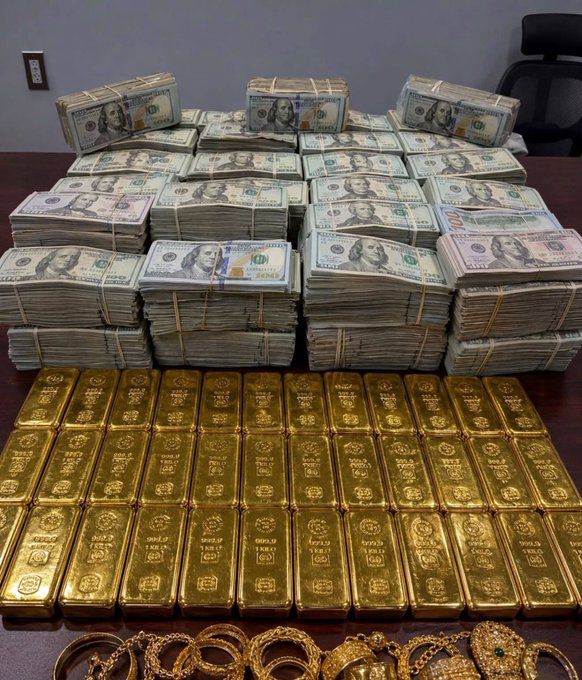 The image shows large stacks of $100 bills, numerous gold bars stamped "FINE GOLD 1 KG 999.9," and gold jewelry arranged on a table, displayed as a display of wealth. It appears to be a staged image used to lure potential victims into a cryptocurrency scam by promising large returns in exchange for sharing their Ethereum wallet address.