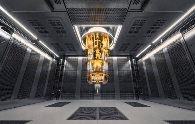 A gold-toned quantum computer hangs suspended in a high-tech server room, symbolizing the looming cryptographic threat that Ethereum has pledged to defend against by 2029 while Bitcoin, lacking a similar deadline, faces pressure from Coinbase to begin its quantum-resistant upgrade now.
