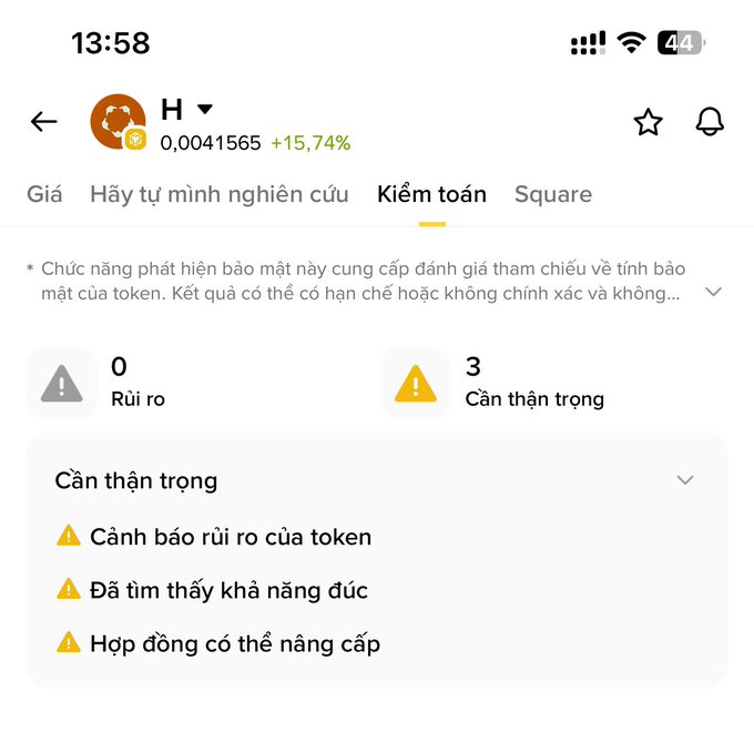 The image shows a phone screen with an error message displayed. The text on the screen says "Can't trong hanh" which translates to "I don't understand". This indicates that there might be some issues or confusion related to the content of the message, possibly in Vietnamese.