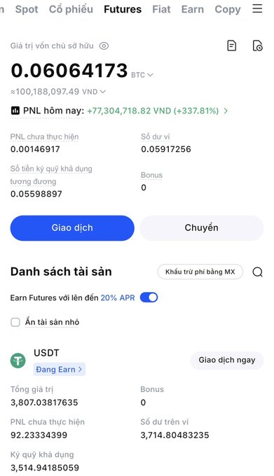 The image shows a phone screen with text written in Vietnamese, including details about an online transaction or account information. The text appears to be in a foreign language, possibly Vietnamese, which might make it difficult for some people to understand the content displayed on the screen.