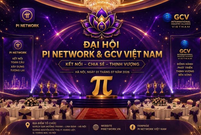 The image shows a lavish event stage with purple lighting and golden accents for "ĐẠI HỘI PI NETWORK & GCV VIỆT NAM" (Pi Network & GCV Vietnam Congress) scheduled for July 1, 2026, in Hanoi, featuring the Pi Network and GCV (Global Crypto Vision) branding alongside the Pi logo and lotus emblem. The elaborate banquet-style setup with chandeliers and trophy displays reflects the post's admiration for the professional event production, though viewers should note that such impressive imagery is also a common promotional tactic in crypto communities and doesn't necessarily indicate the event's legitimacy or actual execution.
