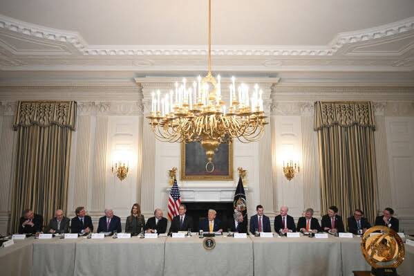 President Trump meets with Republican senators in the White House's State Dining Room to discuss the "Clarity Act," a proposed bill aimed at establishing legal protections for Bitcoin and other cryptocurrencies.