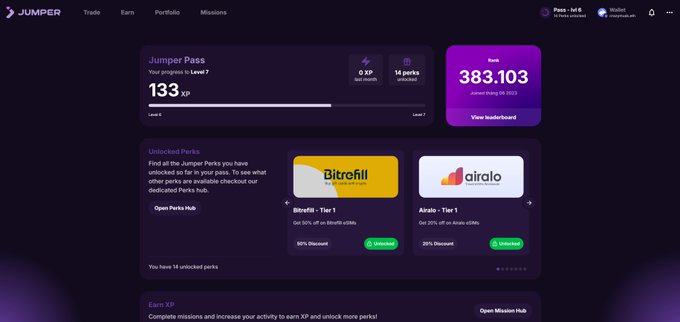 The image displays a user profile page from the Jumper app, showing a Level 7 Jumpers Pass with 133 XP, a ranking of 383,103, and two unlocked perks: Bitrefill Tier 1 (90% Discount) and Airalo Tier 1 (20% Discount). This aligns with the post's Vietnamese message, which encourages former Air users of @jumperapp to check their XP and claim available perks, suggesting potential airdrops may be coming.