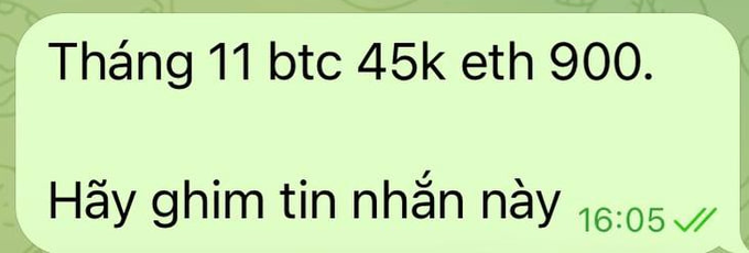 A screenshot of a Vietnamese chat message reading 'Tháng 11 btc 45k eth 900. Hãy ghìm tin nhắn này' timestamped 16:05 with double checkmarks.