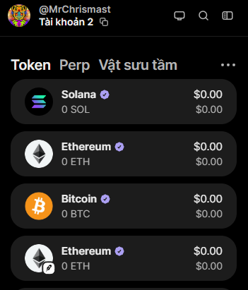 A crypto wallet interface (@MrChrismast, Account 2) showing zero balances for Solana, Ethereum, and Bitcoin tokens across the Token, Perp, and 'Vật sưu tầm' (Collectibles) tabs.