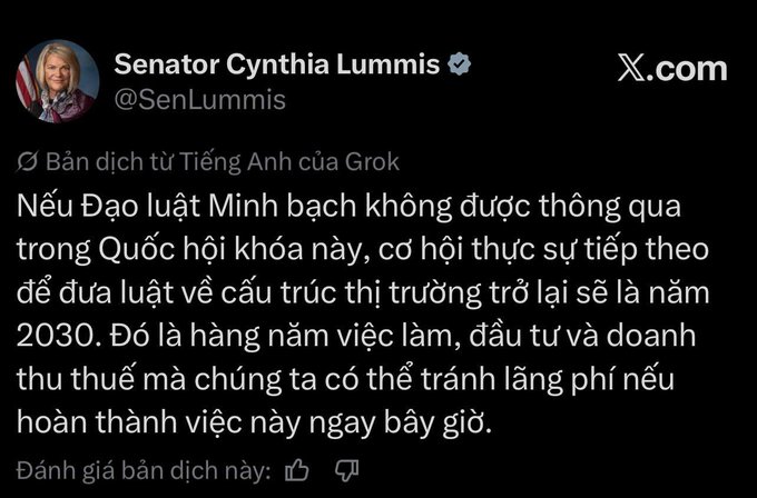 A Vietnamese-language tweet translated from Senator Cynthia Lummis (@SenLummis) discussing the urgency of passing the Clarity Act this Congress, noting the next opportunity wouldn't be until 2030.