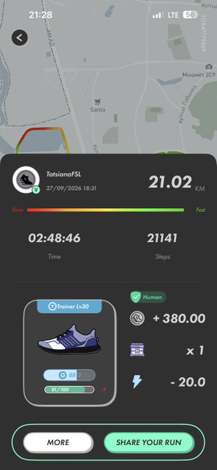 Running app screenshot showing a 21.02 KM run completed by user 'TatislanaFSL' on 27/09/2026, with 21141 steps and a time of 02:48:46.